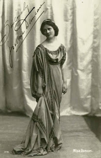 el análisis grafológico de Isadora Duncan es imaginativo